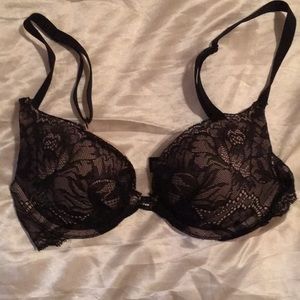 Victoria’s Secret 32B bra